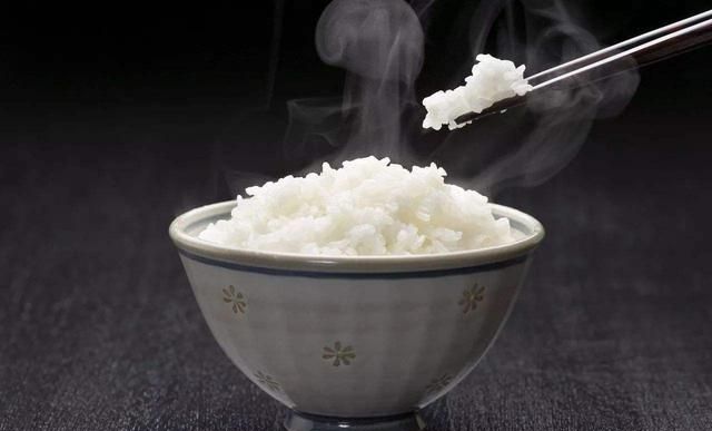 不过想要焖出一碗好吃的米饭,却没有那么简单,下面便和大家一下焖米饭