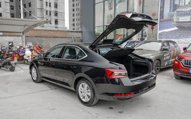 刚上市时一片叫好,如今却销量惨淡的4款轿车,你有入坑吗?