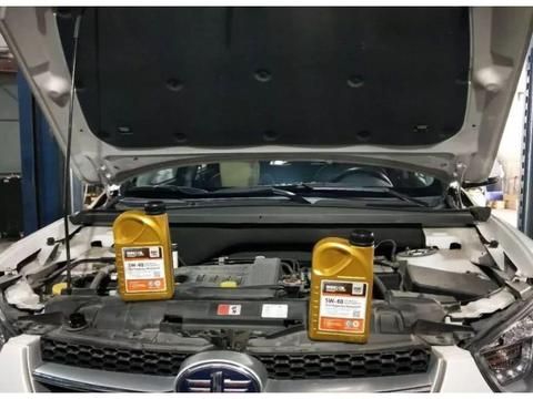 机油5千公里一换？修车工：好好的车都毁你手里，别乱换机油了