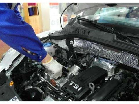 汽车不常开，一年内没跑到2万公里，这时该怎么保养呢？