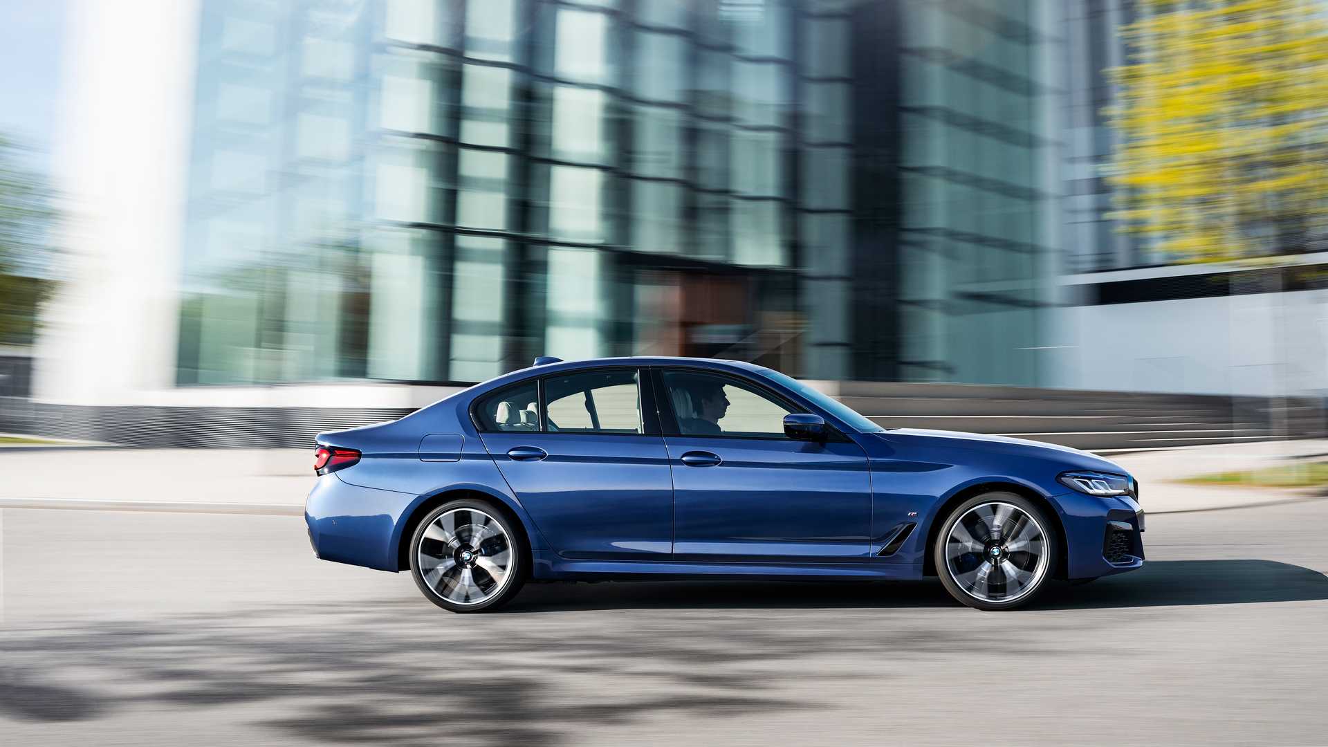 加入48V轻混系统,新款宝马5系官图发布|新车