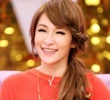 过度依赖“玻尿酸”!萧亚轩等女星的肿脸泡谁家强?生图太吓人
