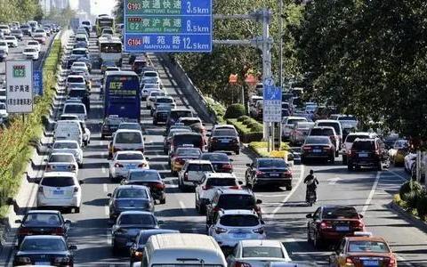 无车家庭分配指标，收回非京籍车牌？这条提案火了