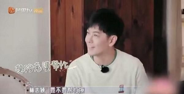 林志颖妈妈教陈若仪打扫卫生,谁注意林志颖咋做