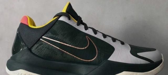 疑似UNDFTD联名!Nike Kobe 5两款新配色实物释出