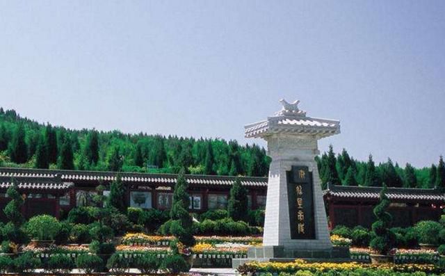 秦始皇帝陵旁发现 神秘 陪葬墓 出土金质舞袖俑 造型很