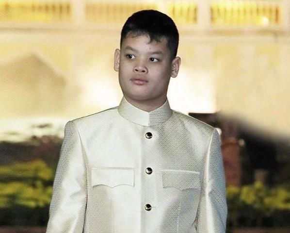 15岁泰国王子提帮功,生母美貌惊人