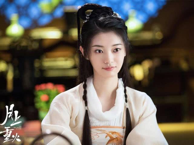 还记得《花千骨》中温柔贤淑的