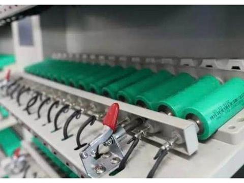 铅酸电池和锂电池哪个好？各有什么优缺点？