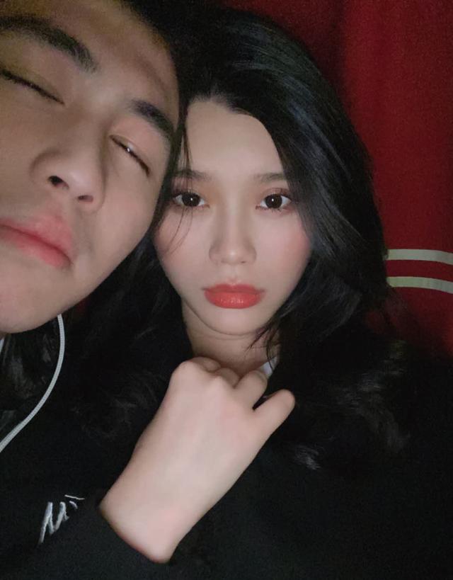 何猷君改认证,不再是赌王四房儿子,网友:应改成赌王长孙之父