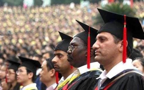 俞敏洪提议，取消外国留学生超国民待遇，你同意吗？