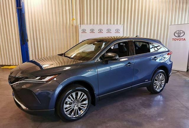 全新丰田威飒(venza)实拍,将以海利亚(harrier)的名字国产