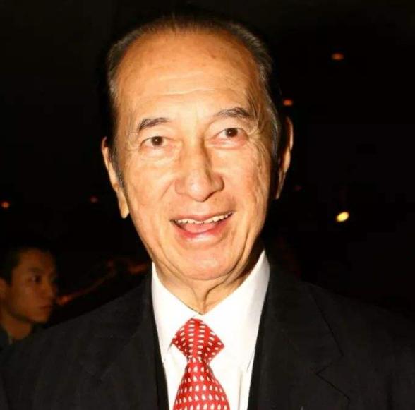 爸爸走了没了靠山,何猷君更改认证,二房家姐曾说不认识他