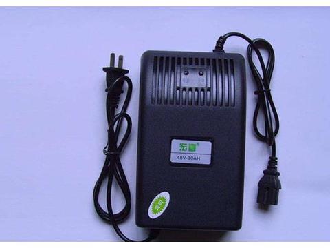 最伤电动车电池的5种充电方式，不少人在犯！一次可能就充坏！