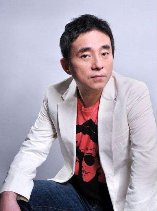 曾与张学友齐名的吕方恋郑裕玲16年不婚,为何56岁要娶女富商生子