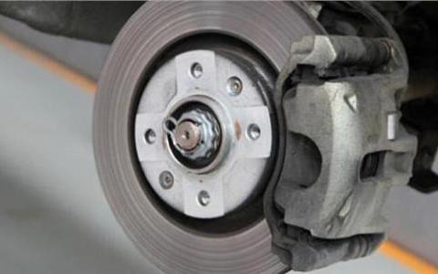 掌握汽车刹车片更换周期
