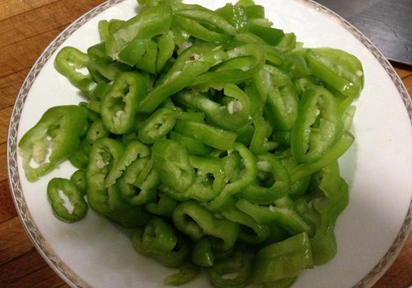长见识了,夏天竟然吃辣椒比较好,开胃下饭,还能预防中暑