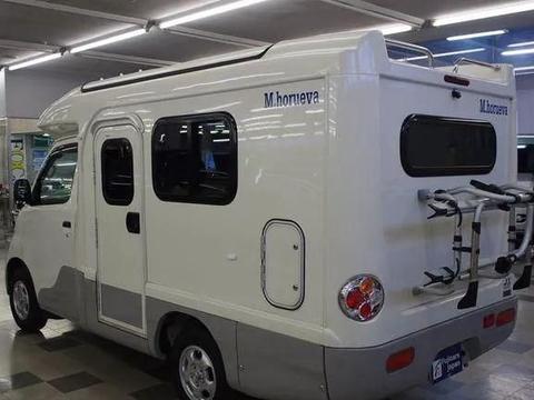 适合3口人用的家庭版房车，1.5L发动机配4AT