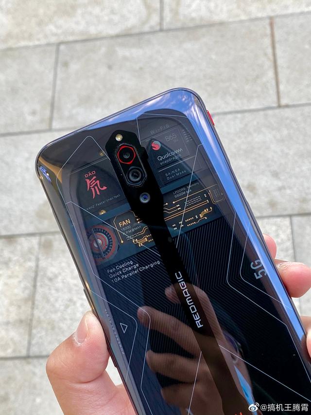 手机风向标:红魔5g氘锋透明版有点帅,它的设计未来会火吗?