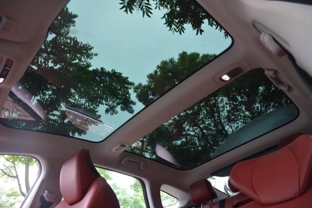 小鹏P7评测:Model 3的价格,Model S的产品力?