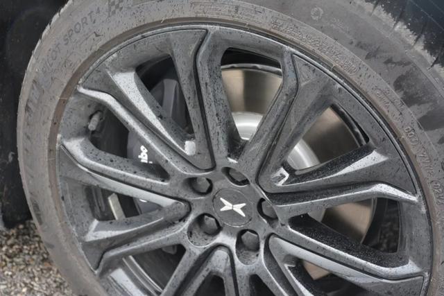 小鹏P7评测:Model 3的价格,Model S的产品力?