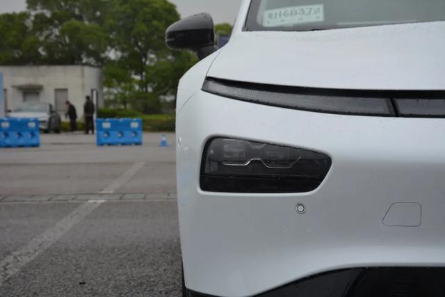 小鹏P7评测:Model 3的价格,Model S的产品力?