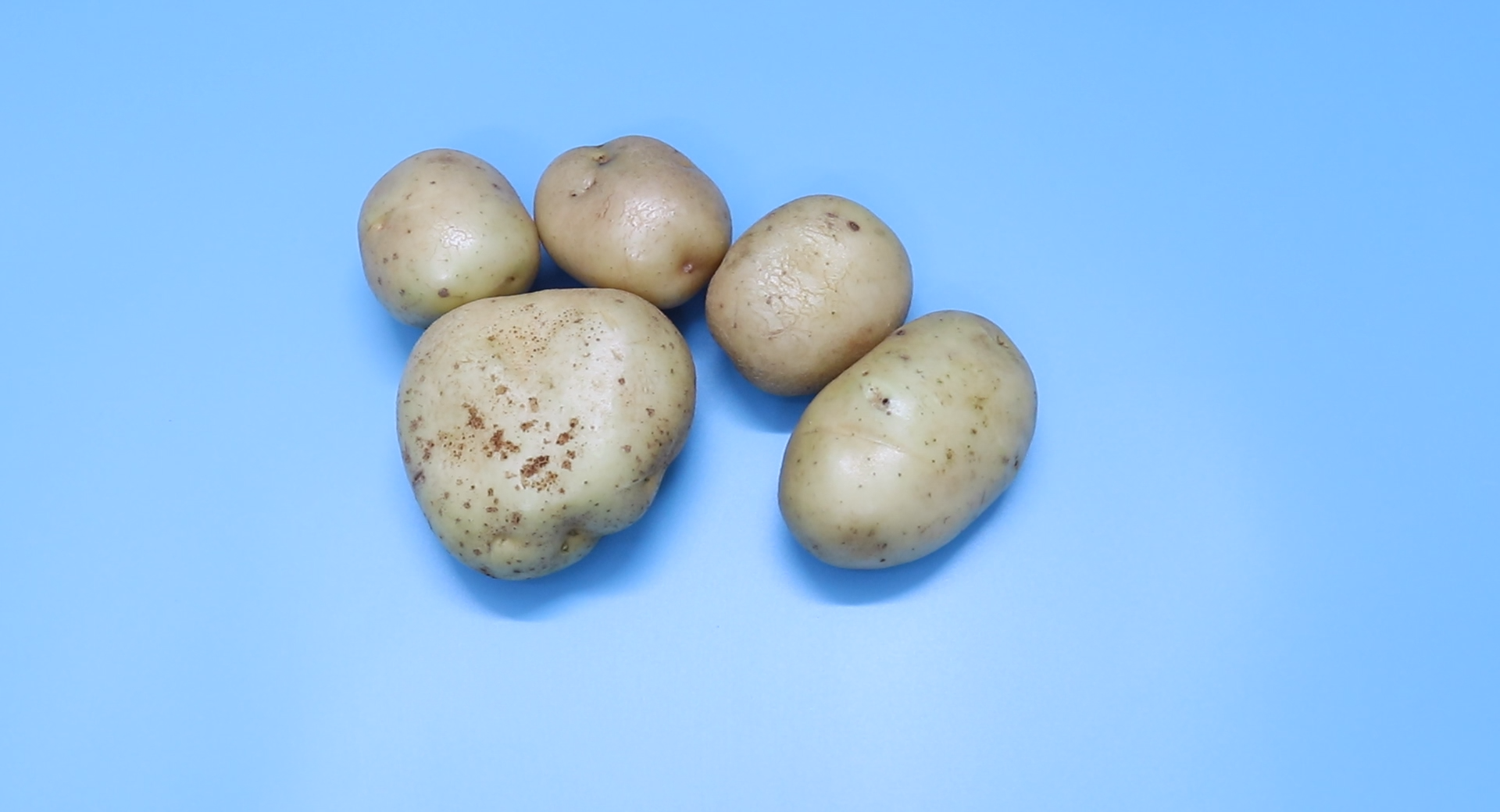 如何区别新鲜土豆和“翻新土豆”？教你正确方法，快速辨别，实用