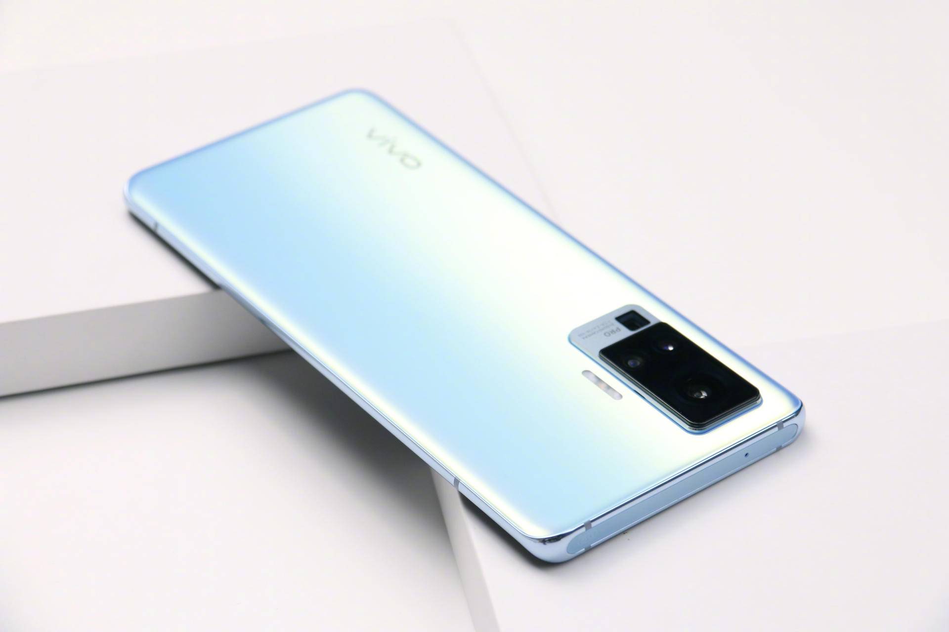 vivo x50图片,vivo x70图片 vivo x50 pro搭载微云台开启防抖新时代,不愧为专业影像旗舰