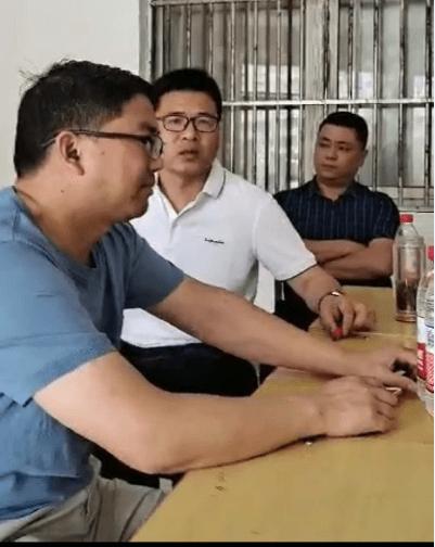 桐柏淮北中学老师当众打学生 13岁少年坠楼身亡 母亲丧子精神恍惚