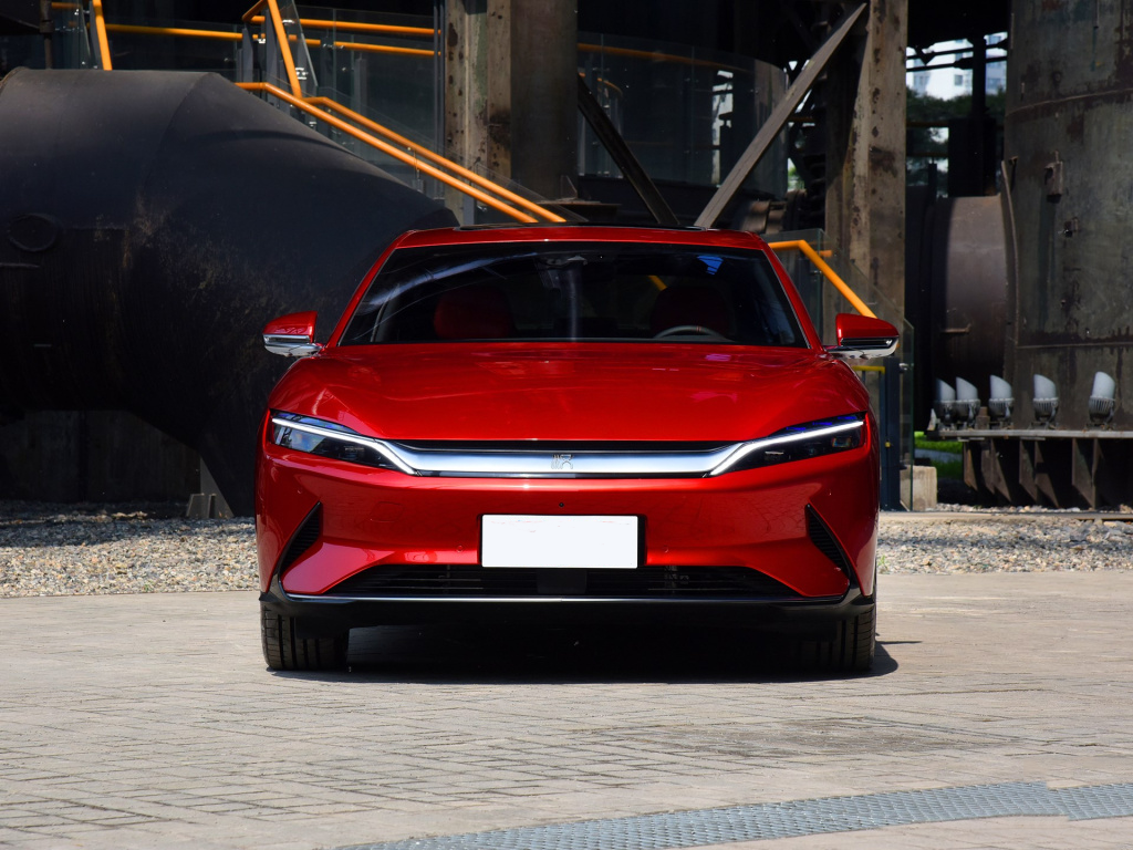 红旗H9荣威RX5 PLUS比亚迪汉领衔 六月上市新车演绎新国潮