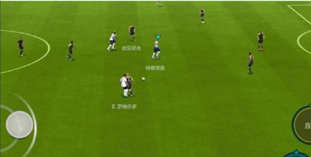 fifa2020足球世界中前排行8_fifa足球世界2020破解版游戏玩法: