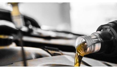 你知道汽车的保养周期吗？做好保养周期的记录。逾期服务对汽车影