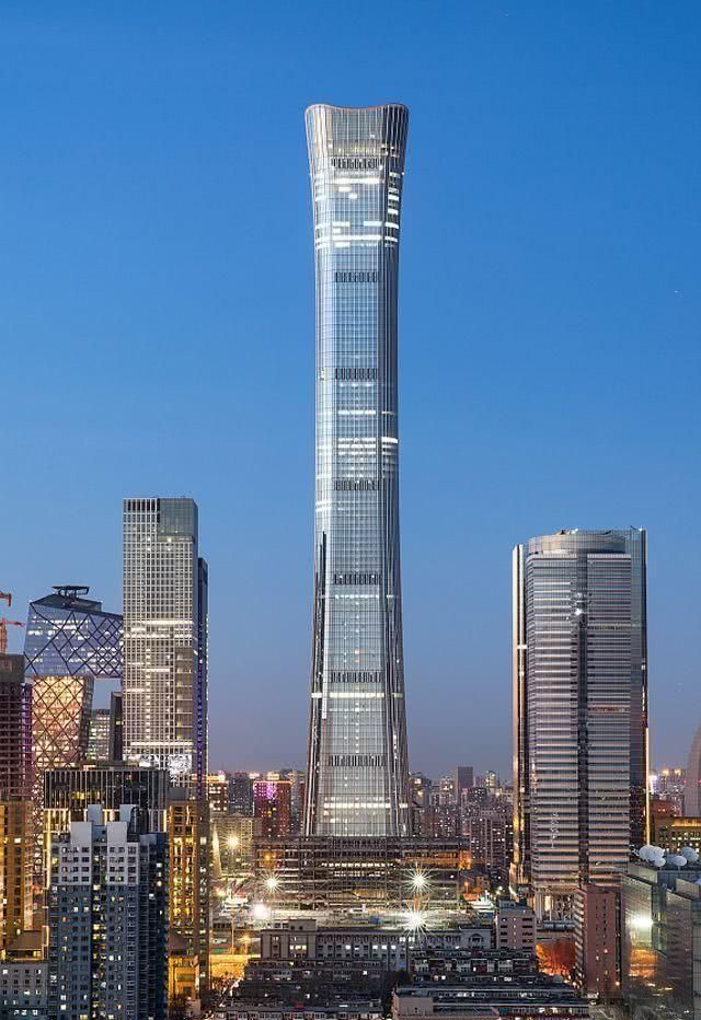 北京第一高楼,高528米,耗资240亿,是中国当代十大建筑