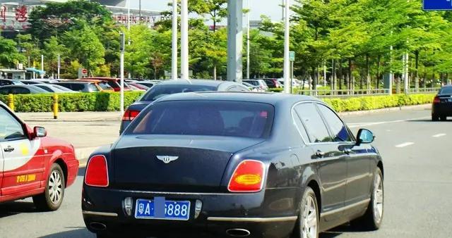 W12宾利被洪水淹没，已无维修价值，为什么有人愿意高价回收