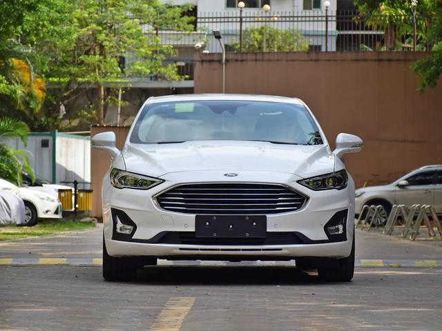 买新能源中型车的人,除了续航,还看中这几点