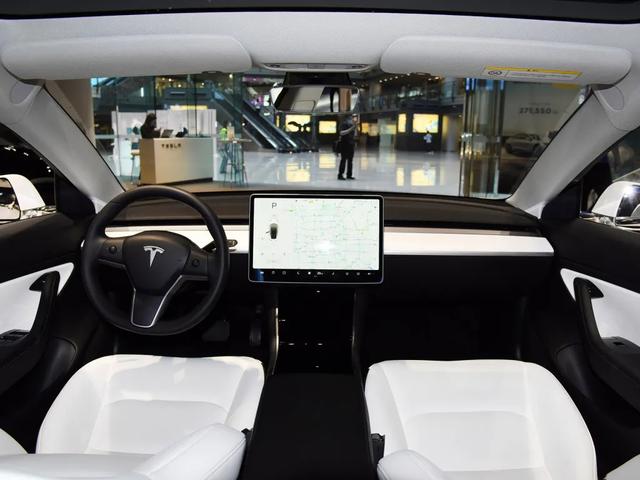 买新能源中型车的人,除了续航,还看中这几点