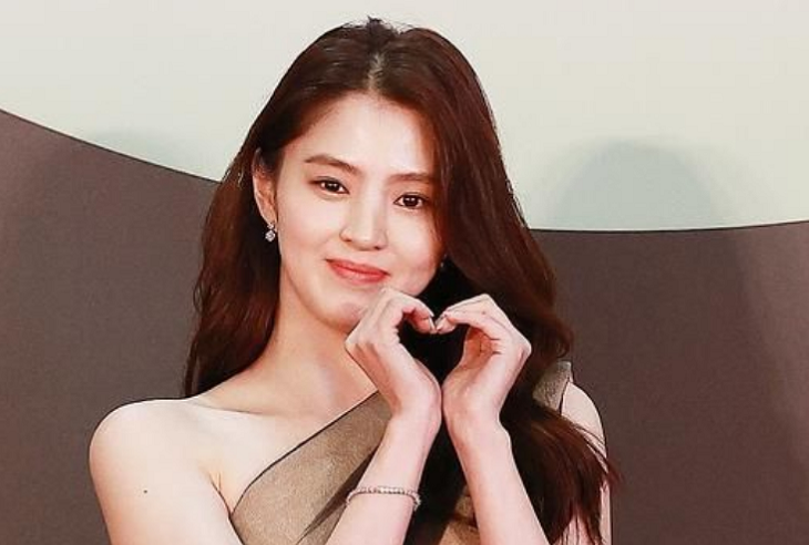百想大赏女星图鉴:金喜爱与“小三”比美,孙艺珍“撇”玄彬独美