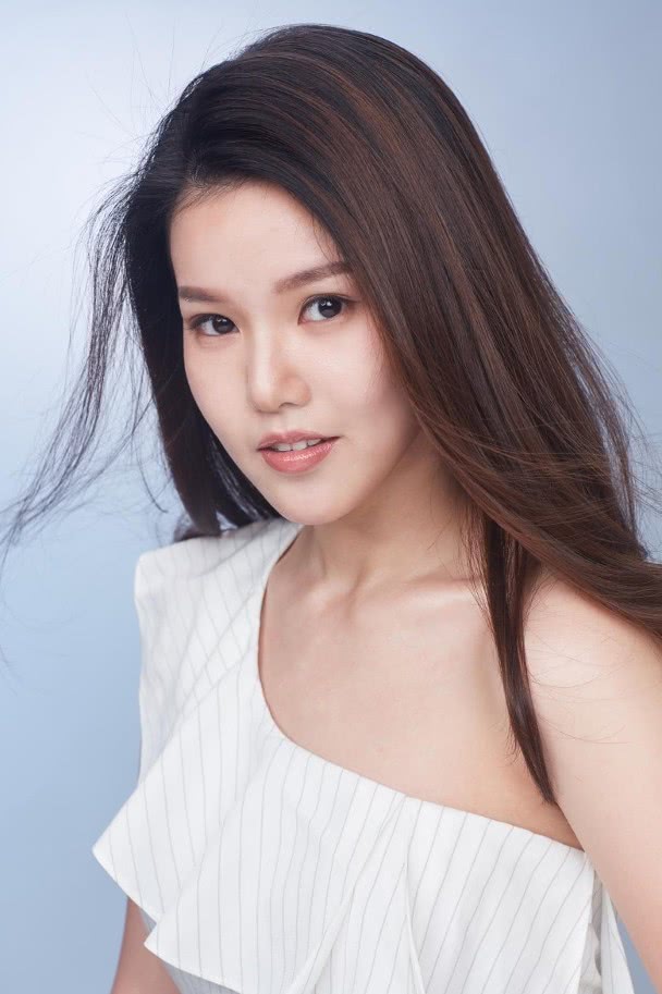 文雪儿离婚后患乳癌,花180万供爱女留学,今女儿宣布进军娱乐圈