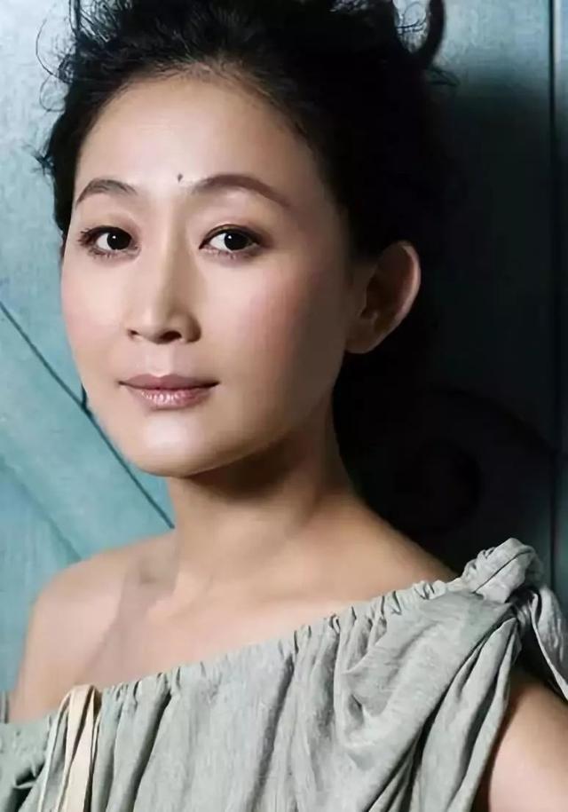 陈道明欣赏的陈瑾:和哥哥约定一生不婚,哥哥承诺为她养老送终 陈道明欣赏的陈瑾:和哥哥约定一生不婚,哥哥承诺为她养老送终