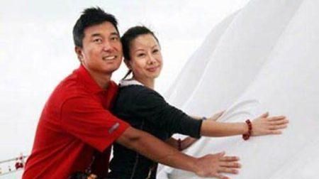 2017年,说爱老婆一辈子,满口誓言的满文军,还是和李俐离了婚