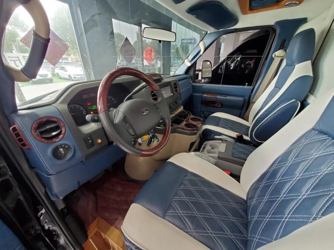福特E350美式商务车,集稳重、低调、优雅于一身