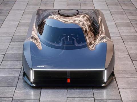 科尼赛克RAW被定义入门版概念车，三座三联屏，可以爆发690马力