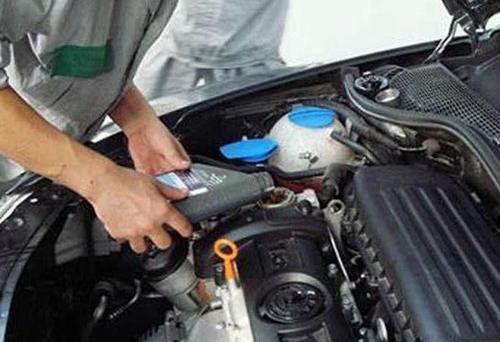 汽车保养中，这几个零部件必须定期更换，别总想着省掉