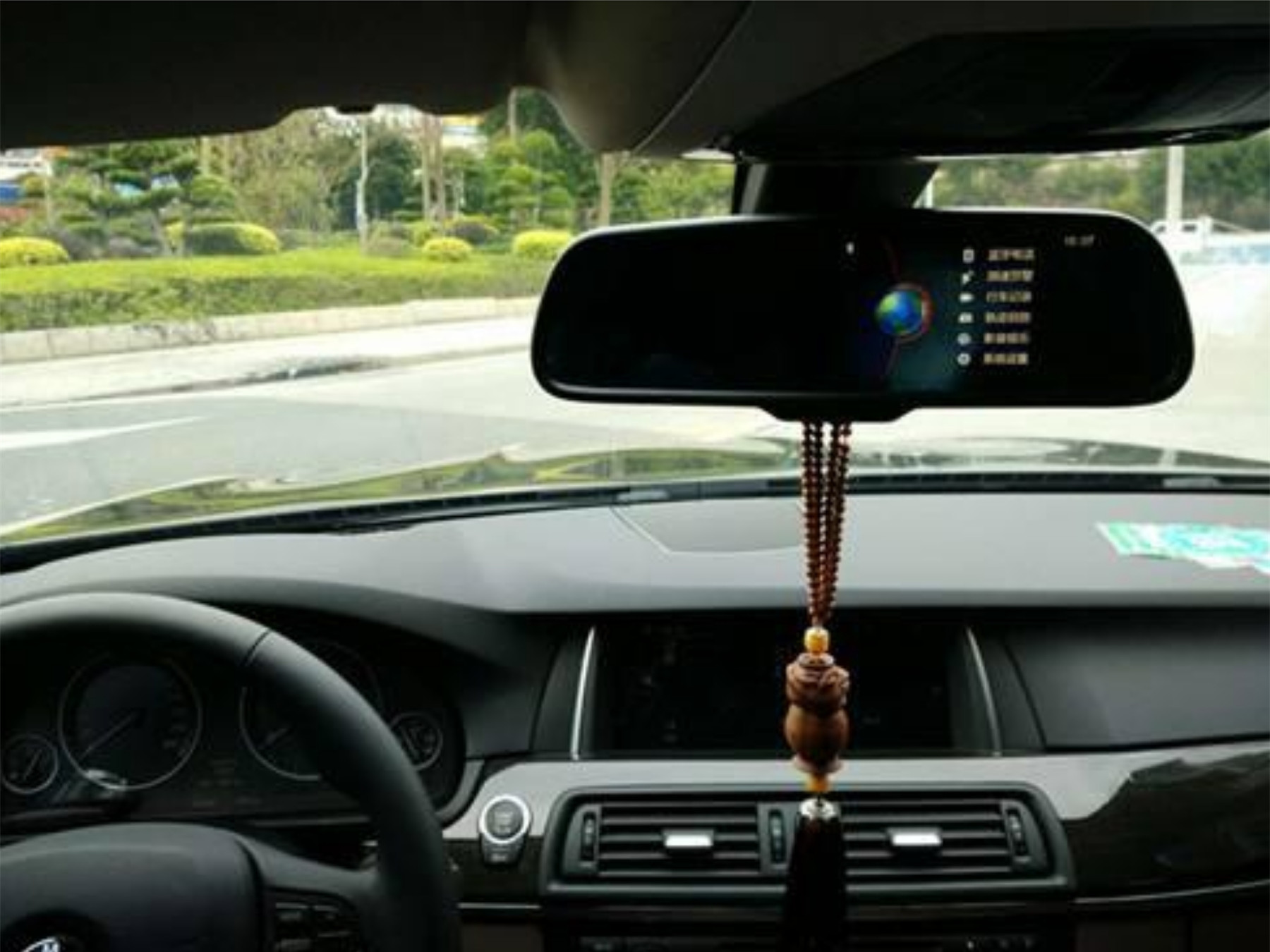 别再傻傻的只要坐垫！这4个汽车赠品最有用，你不要4S店绝不给你