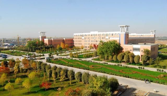 新疆自治区知名高校,新疆理工学院和昌吉学院