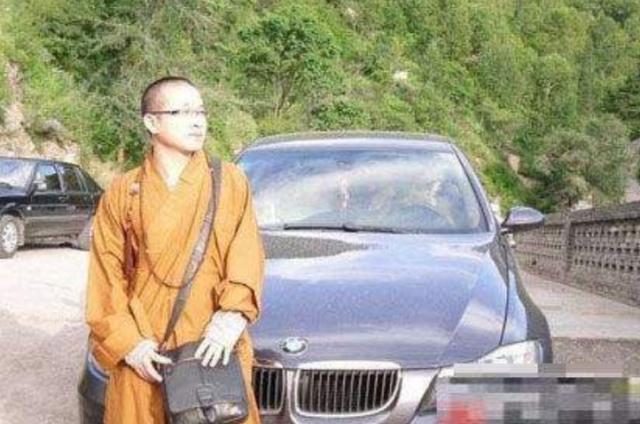 和尚开百万豪车出车祸，救援人员却扭头就走？因他说了这7个字