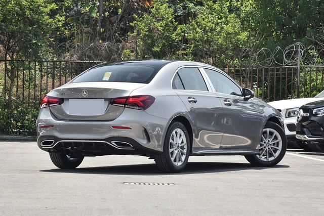 奔驰A级价格"触底",A180L降至14万多,赶紧抄底