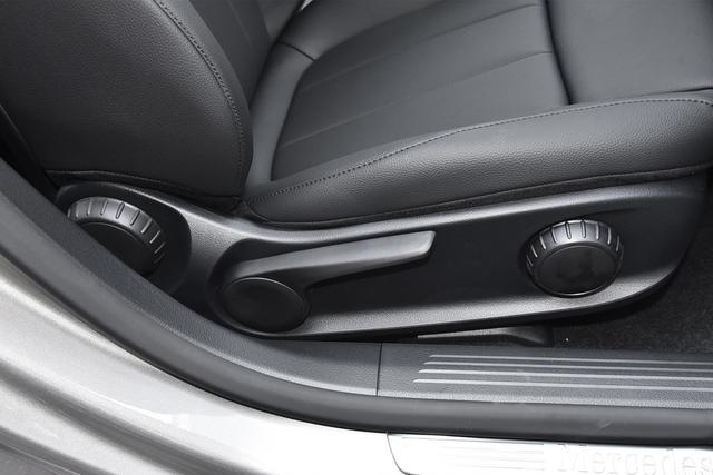 奔驰A级价格"触底",A180L降至14万多,赶紧抄底