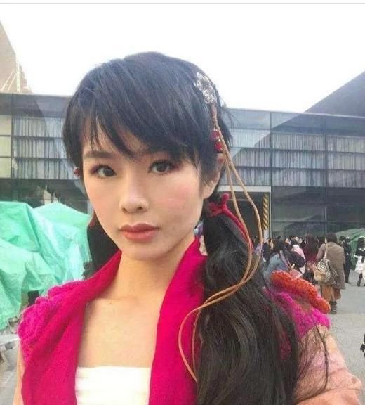 然而在许可馨这边,不仅是没得到许可馨本身诚恳道歉,连她的背景一概