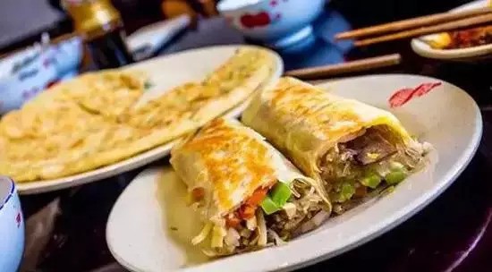 食饼筒是浙江台州特有的传统小吃,是台州人的早餐最爱!